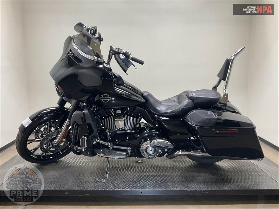 2016 Harley-Davidson FLHXSE CVO STREET GLIDE SPECIAL — фото 3