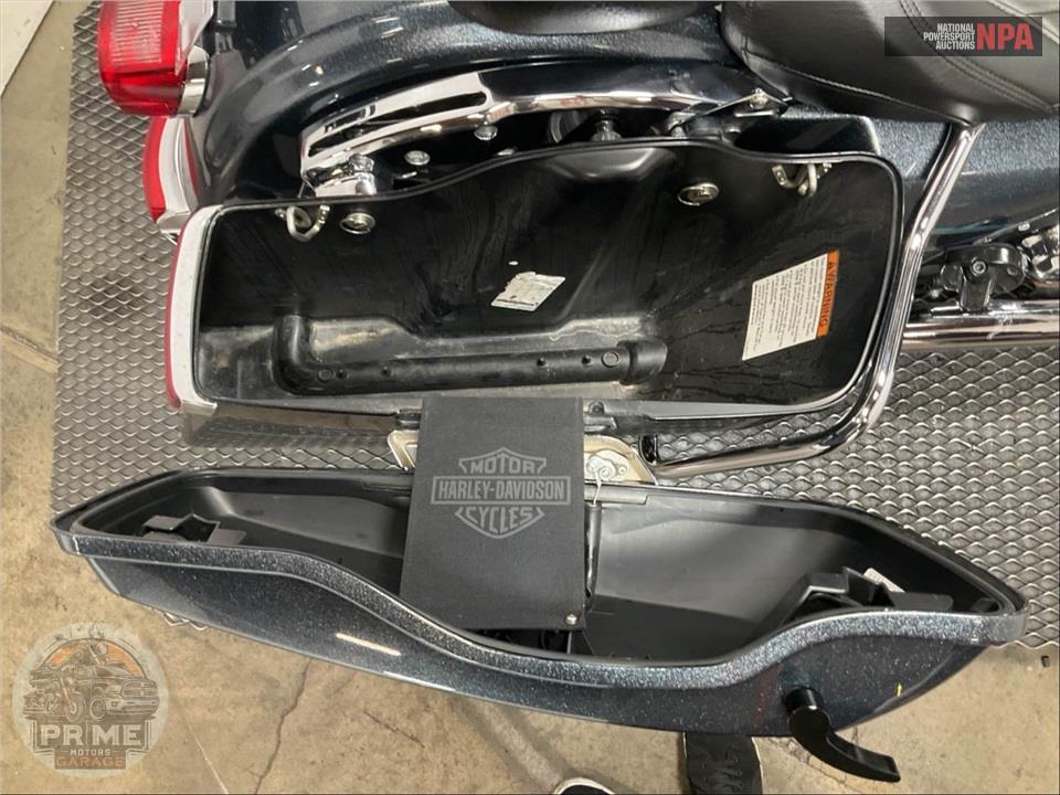 2015 Harley-Davidson FLHTCUL ULTRA CLASSIC LOW — фото 26