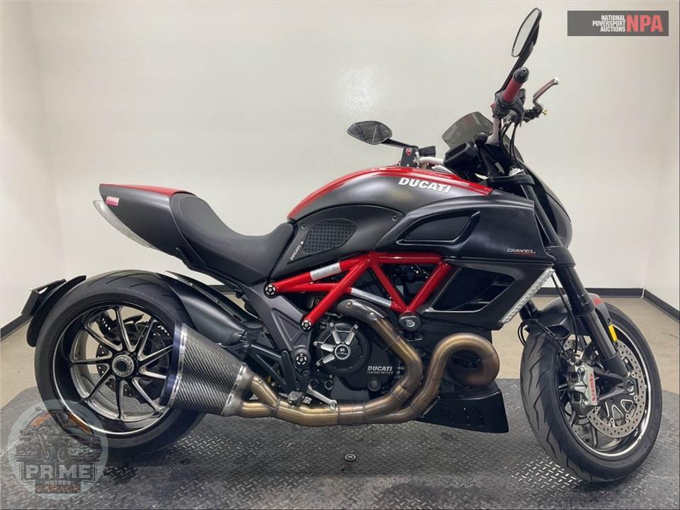 2012 Ducati DIAVEL CARBON — фото 1