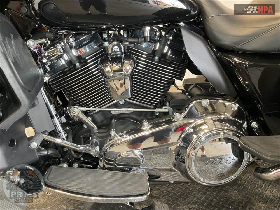 2023 Harley-Davidson FLHTCUTG TRI GLIDE ULTRA CLASSIC — фото 7