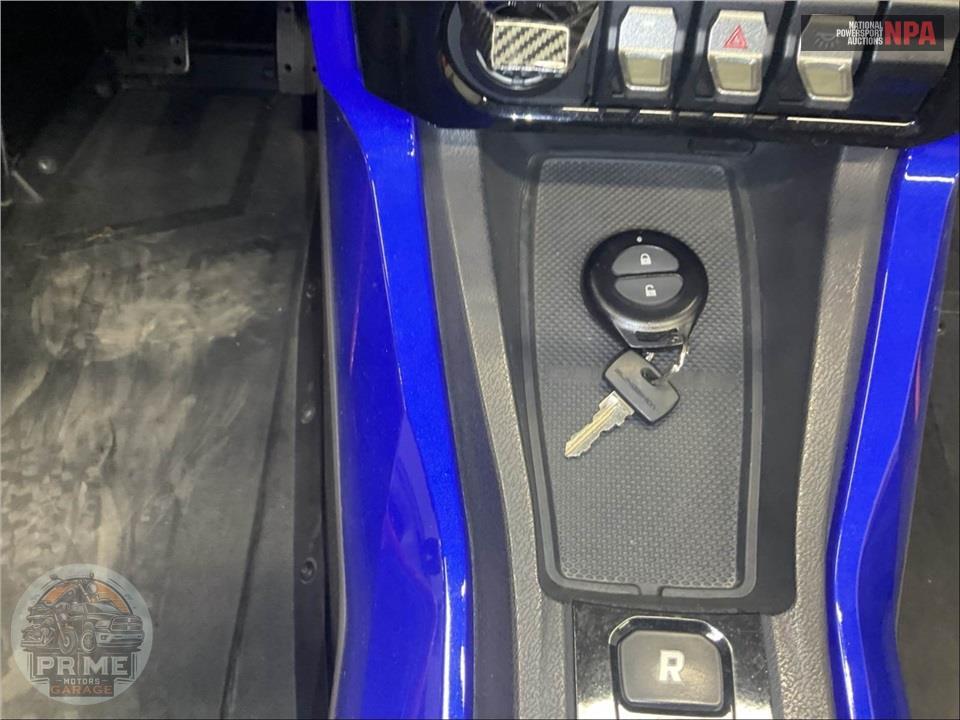 2021 Polaris SLINGSHOT R AUTODRIVE — фото 6