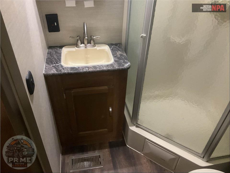 2017 Keystone Rv M-38 BH - SPRINGDALE SERIES — фото 17