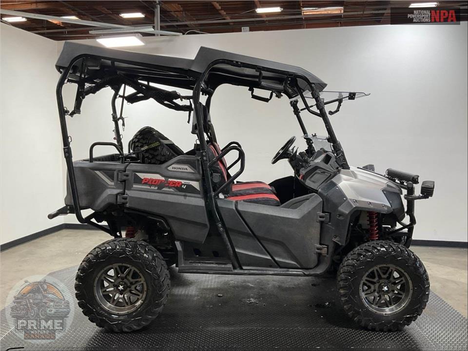 2017 Honda SXS700M4DH PIONEER 4 DELUXE — фото 1
