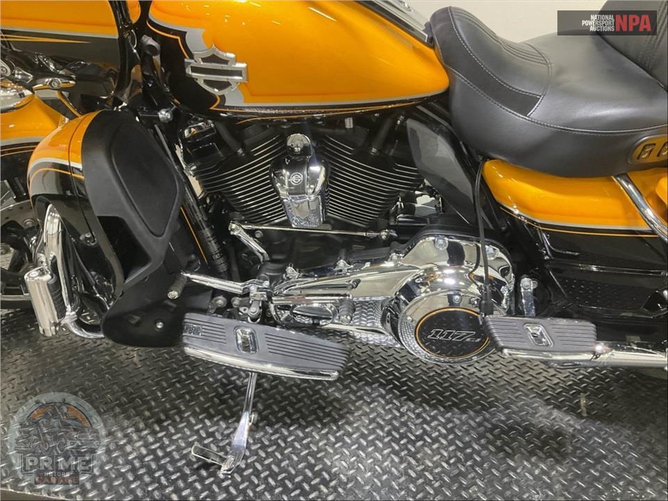 2022 Harley-Davidson FLTRKSE CVO ROAD GLIDE LIMITED — фото 7