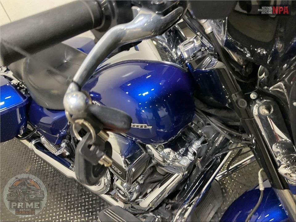 2017 Harley-Davidson FLHXS STREET GLIDE SPECIAL — фото 12