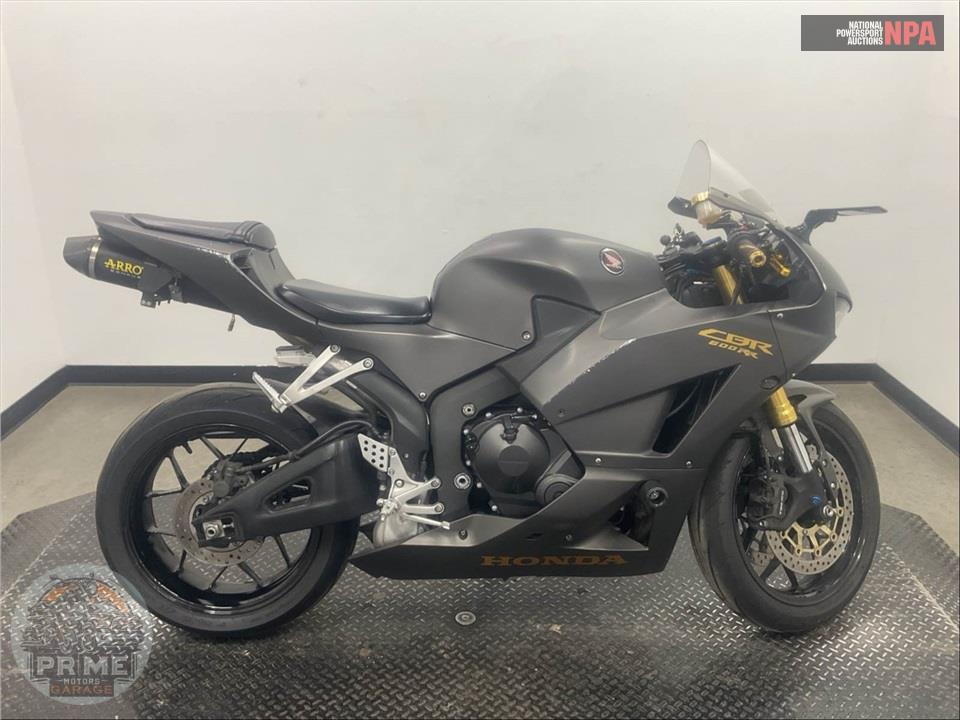 2021 Honda CBR600RR — фото 1