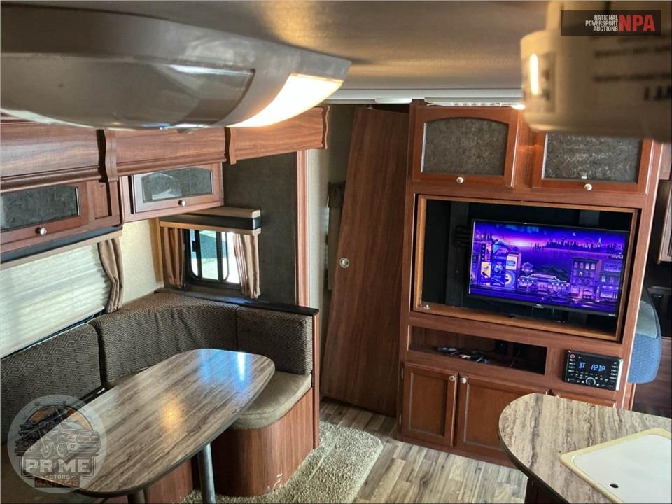 2015 Heartland Rvs M-24BHS - NORTH TRAIL SERIES — фото 7