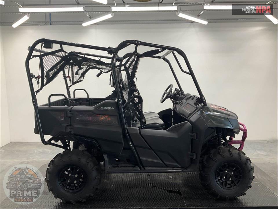 2025 Honda PIONEER 700-4 DELUXE — фото 1