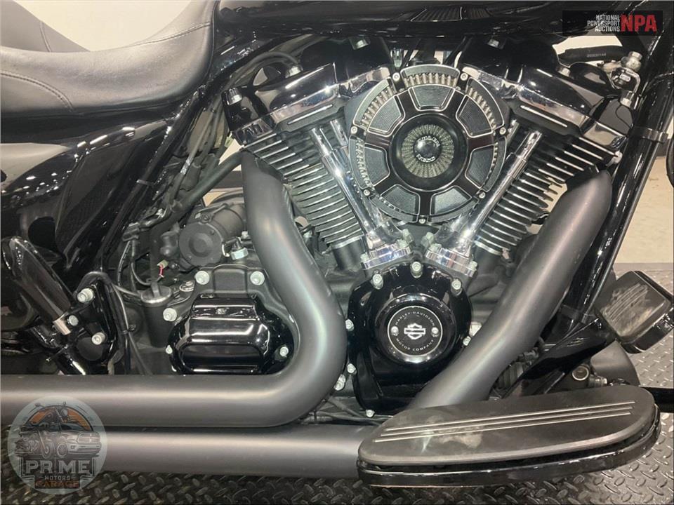 2018 Harley-Davidson FLHXS STREET GLIDE SPECIAL — фото 6