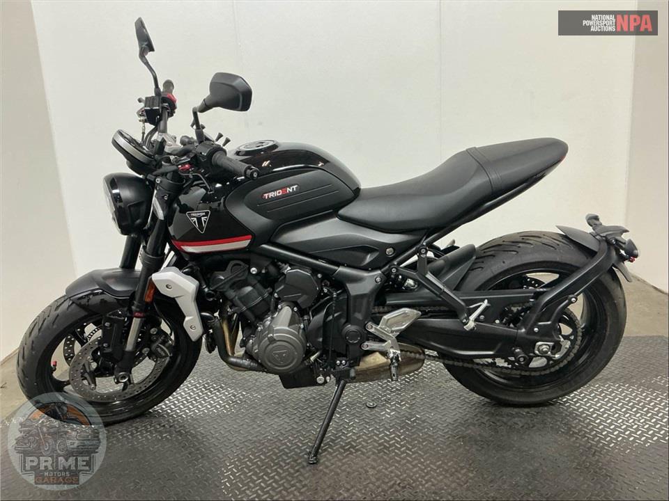2023 Triumph TRIDENT (BLACK) — фото 3
