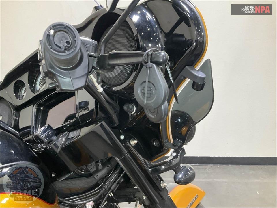 2023 Harley-Davidson FLHTK ELECTRA GLIDE ULTRA LIMITED — фото 12