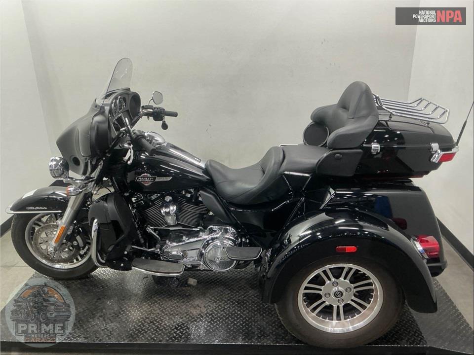 2024 Harley-Davidson FLHTCUTG TRI GLIDE ULTRA CLASSIC — фото 3