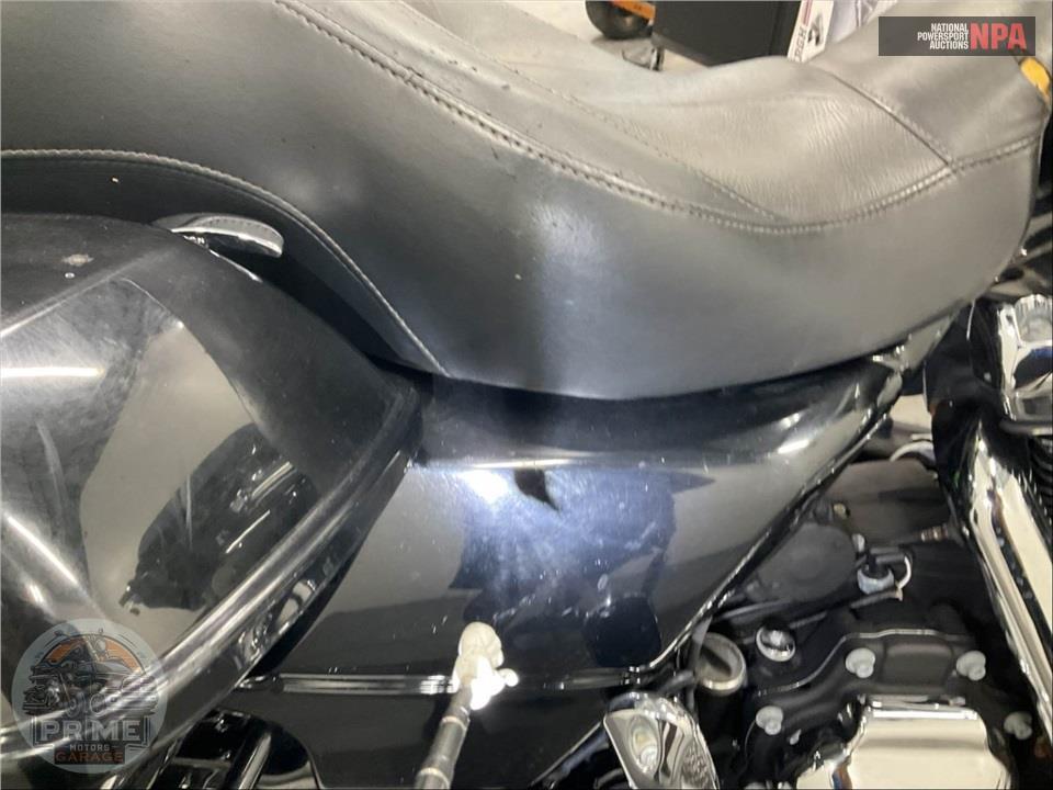 2017 Harley-Davidson FLHX STREET GLIDE — фото 19