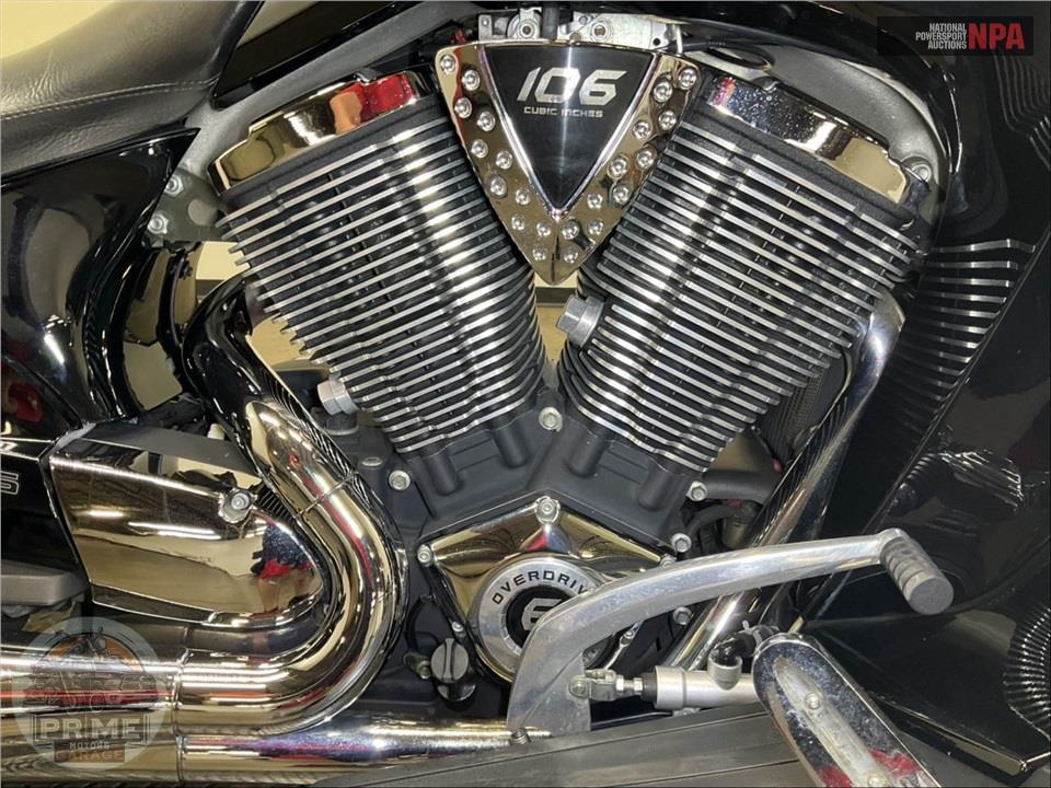 2013 Victory Motorcycles VISION TOUR — фото 6