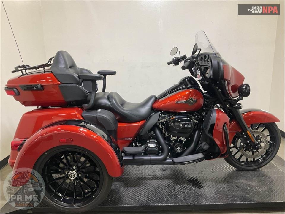 2025 Harley-Davidson FLHTCUTG TRI GLIDE ULTRA CLASSIC — фото 1