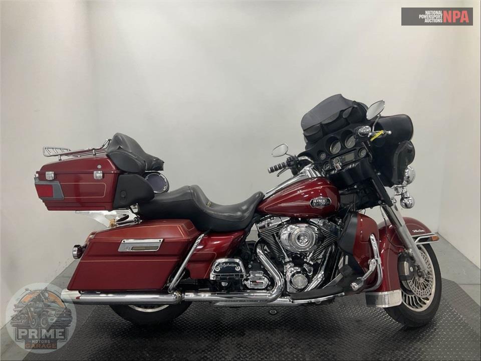 2010 Harley-Davidson FLHTCU ULTRA CLASSIC ELECTRA GLIDE — фото 1