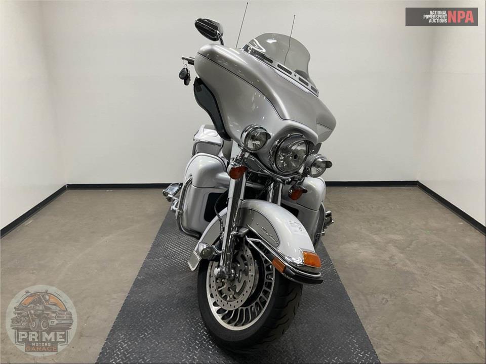 2009 Harley-Davidson FLHTCU ULTRA CLASSIC ELECTRA GLIDE — фото 2