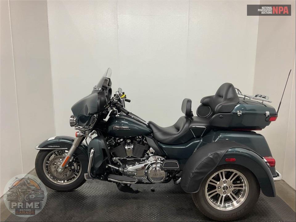 2020 Harley-Davidson FLHTCUTG TRI GLIDE ULTRA — фото 3