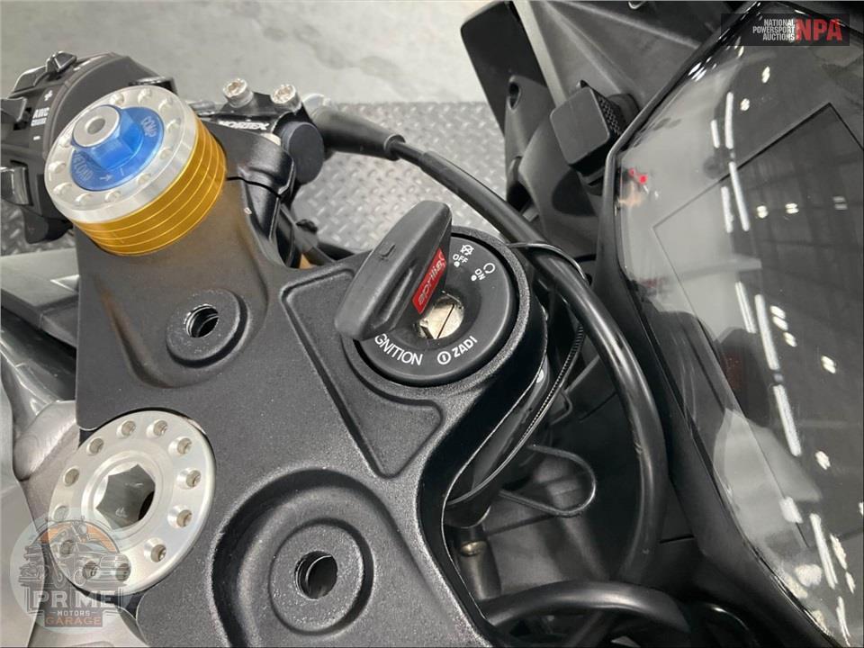 2018 Aprilia TUONO V4 1100 RR FACTORY — фото 11