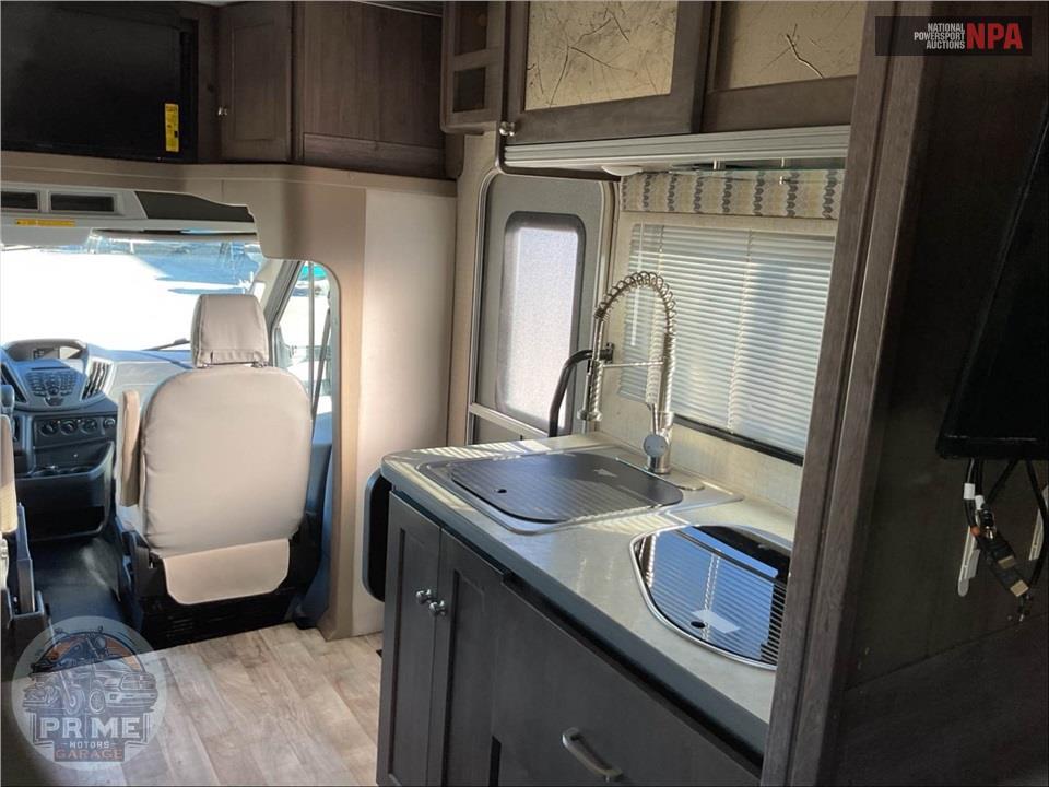 2017 Winnebago M-23A FORD - FUSE SERIES — фото 8