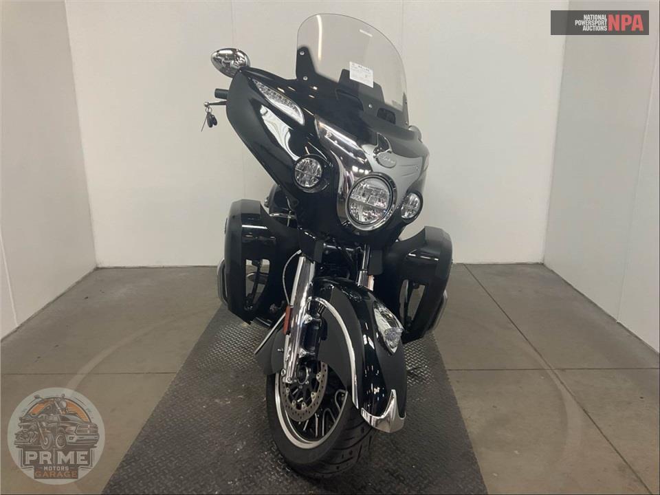 2021 Indian Motorcycle ROADMASTER (BLACK) — фото 2