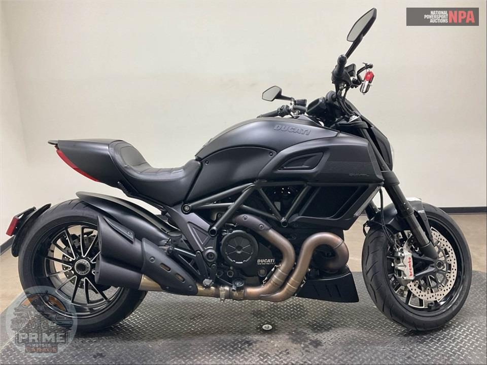 2016 Ducati DIAVEL DARK — фото 1