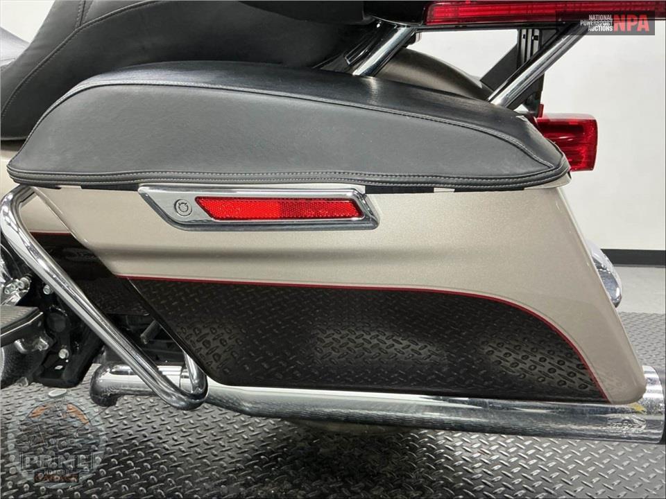 2018 Harley-Davidson FLTRU ROAD GLIDE ULTRA — фото 32