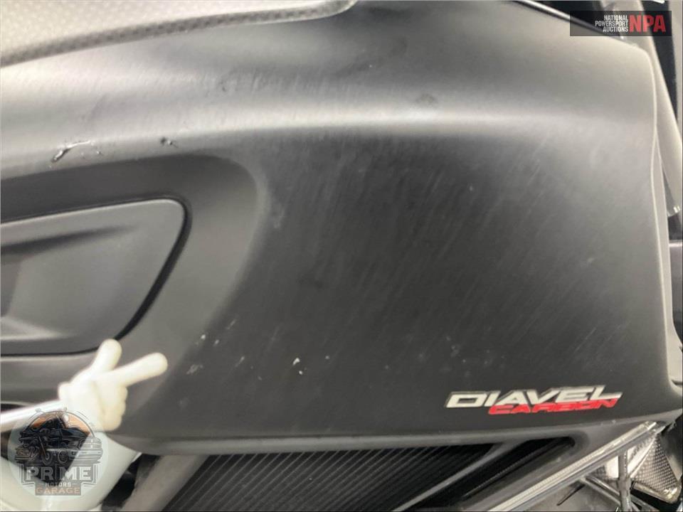 2015 Ducati DIAVEL CARBON WHITE — фото 13