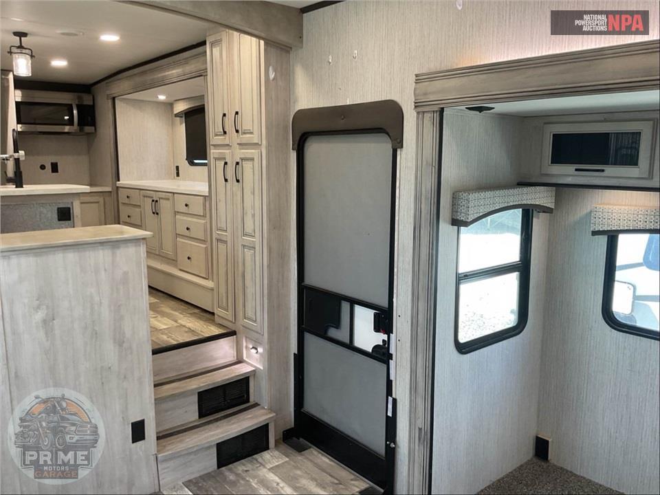 2022 Sandpiper By Forest River M-38FKOK - FIFTH WHEEL SERIES — фото 8