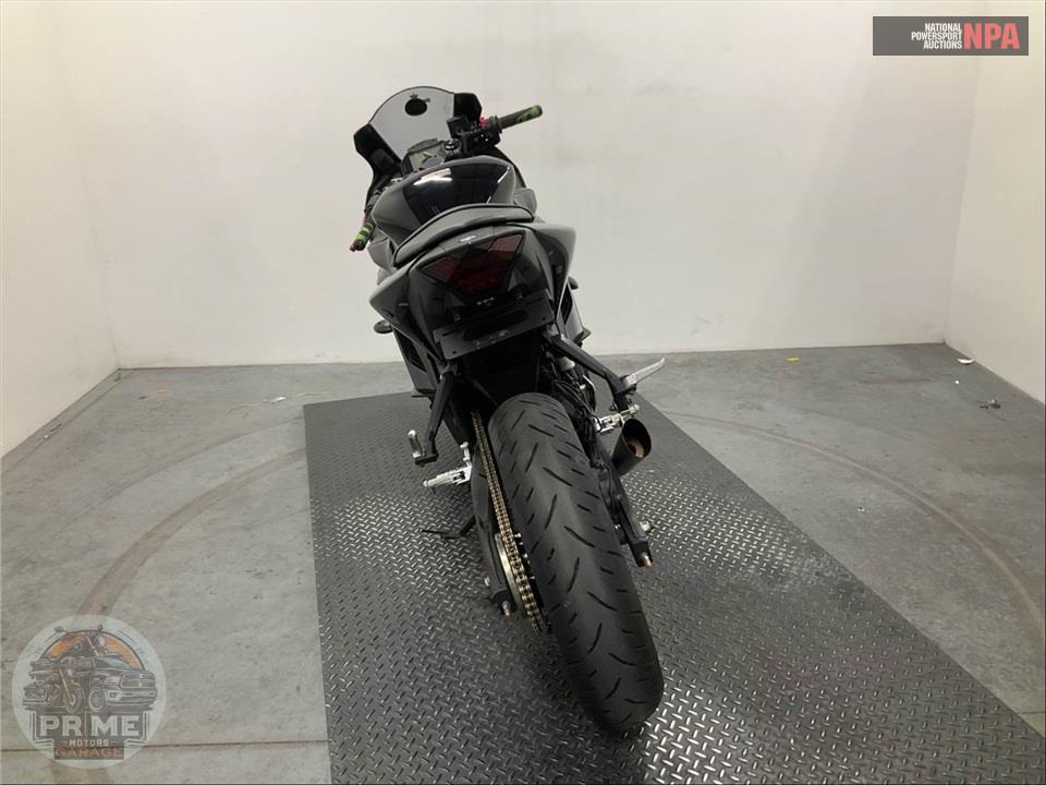 2022 Yamaha YZF-R3 — фото 4