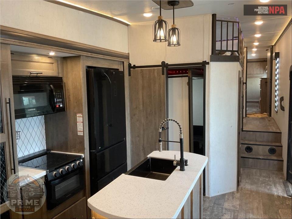 2022 Sabre By Forest River M-36BHQ - FIFTH WHEEL SERIES — фото 9