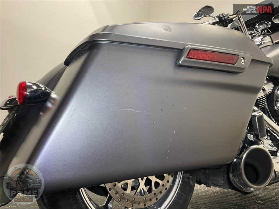 2017 Harley-Davidson FLHXS STREET GLIDE SPECIAL — фото 25