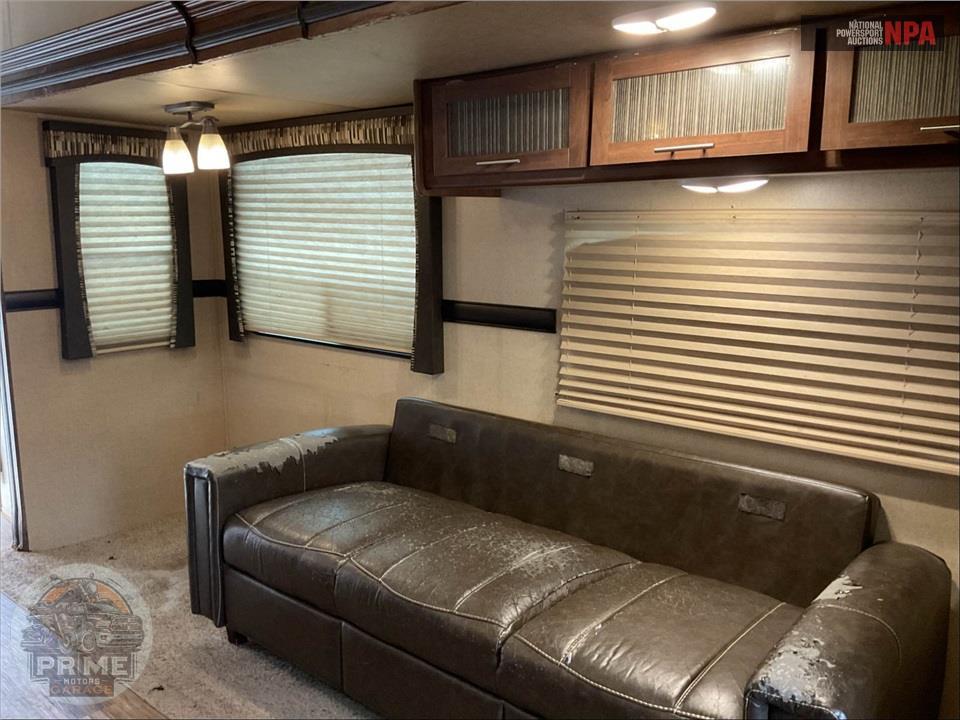 2017 Crossroads Rv M-3801 MD - VOLANTE HP FIFTH WHEEL SERIES — фото 8