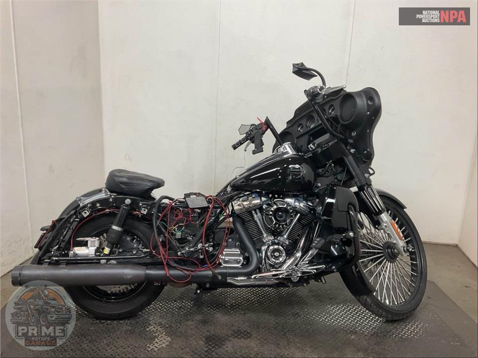 2018 Harley-Davidson FLHX STREET GLIDE — фото 1
