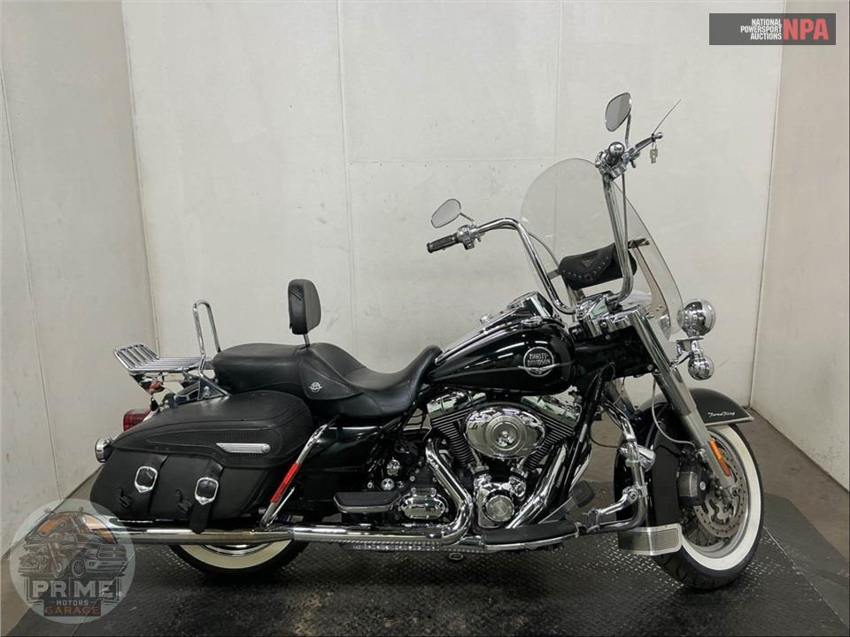 2010 Harley-Davidson FLHRC ROAD KING CLASSIC — фото 1
