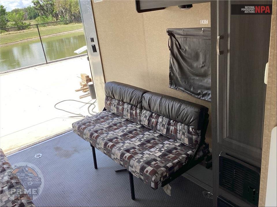 2015 Work And Play M-16UL - ULTRA LE TOY HAULER SERIES — фото 9