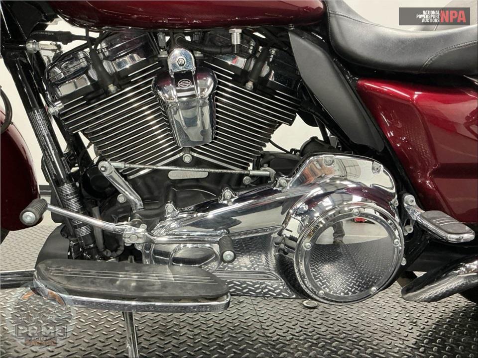2017 Harley-Davidson FLTRXS ROAD GLIDE SPECIAL — фото 7