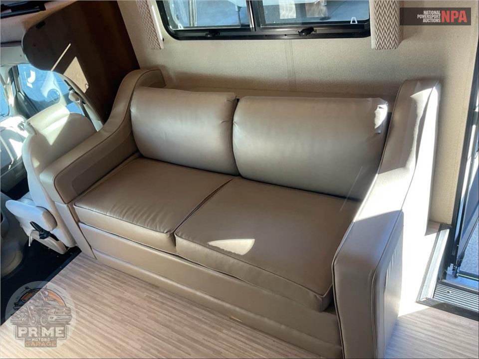 2019 Entegra Coach M-30X 450HP FORD - ESTEEM SERIES — фото 11