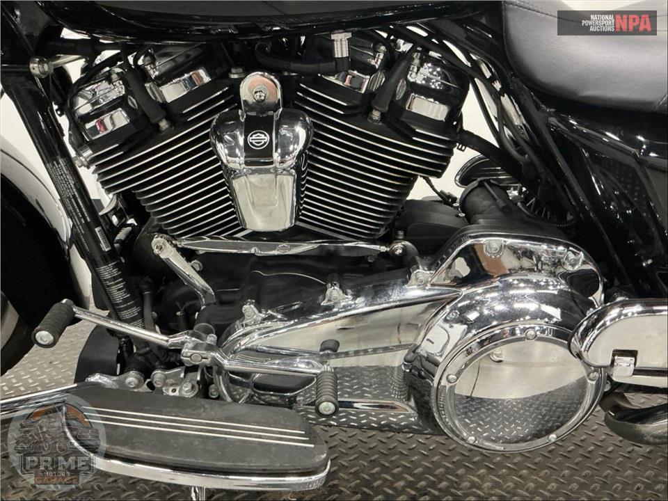 2017 Harley-Davidson FLTRX ROAD GLIDE — фото 7