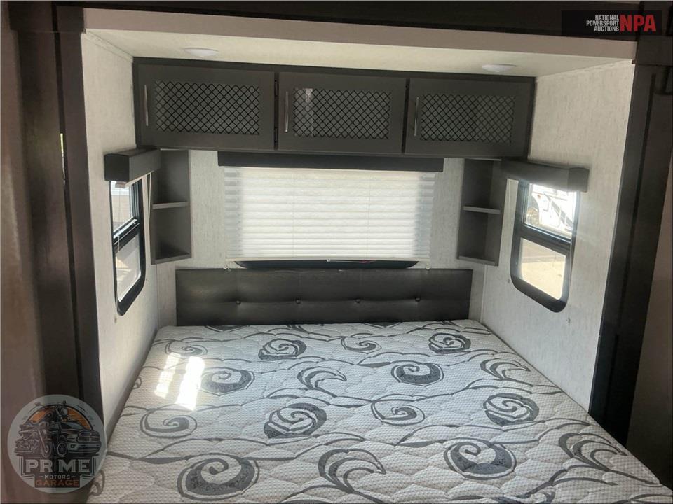 2022 Grand Design Recreational Vehicles M-21G - MOMENTUM G-CLASS TOY HAULER SERIES — фото 10