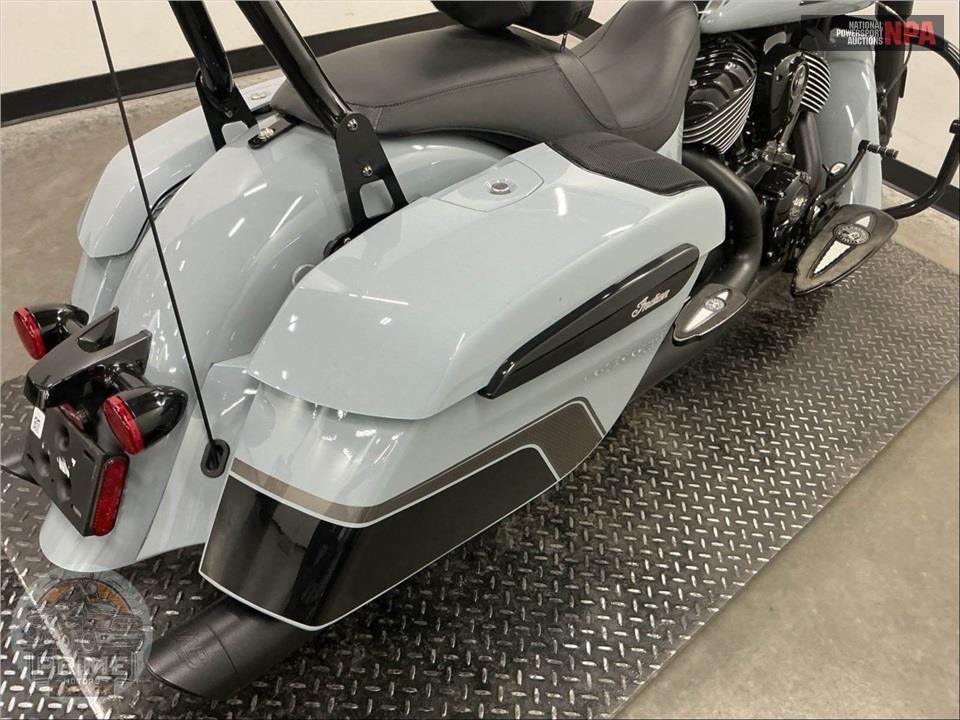 2025 Indian Motorcycle CHIEFTAIN DARK HORSE WITH POWERBAND AUDIO PACKAGE (BLACK) — фото 17