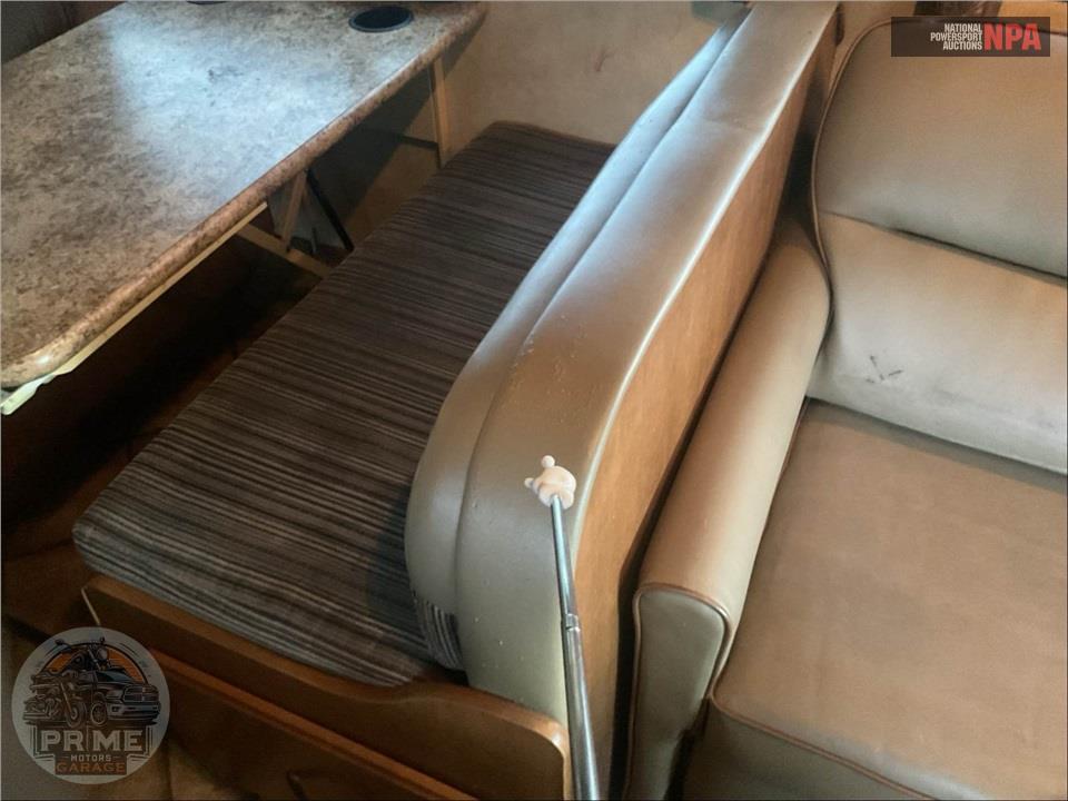 2013 Thor Motor Coach M-31L E450-V10 - CHATEAU SERIES — фото 11