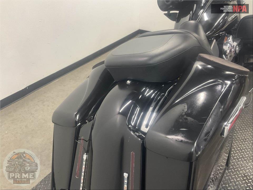 2016 Harley-Davidson FLHTK ELECTRA GLIDE ULTRA LIMITED — фото 34