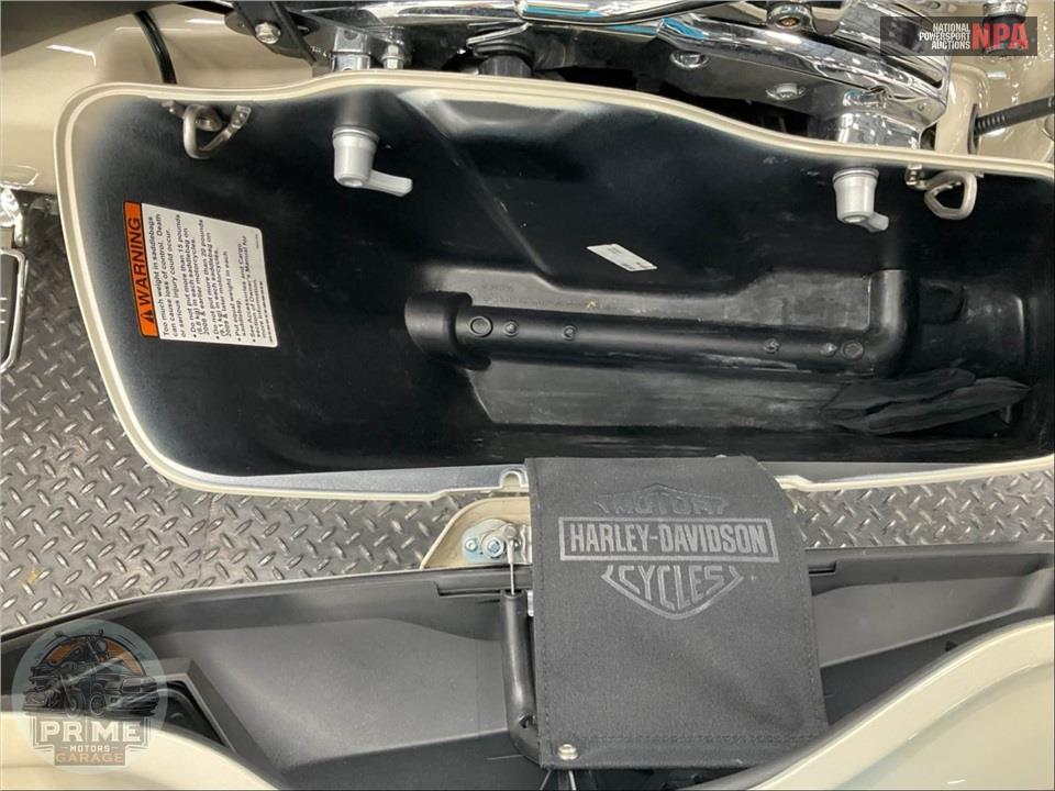 2022 Harley-Davidson FLHXS STREET GLIDE SPECIAL — фото 17