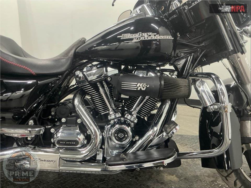 2017 Harley-Davidson FLHXS STREET GLIDE SPECIAL — фото 6