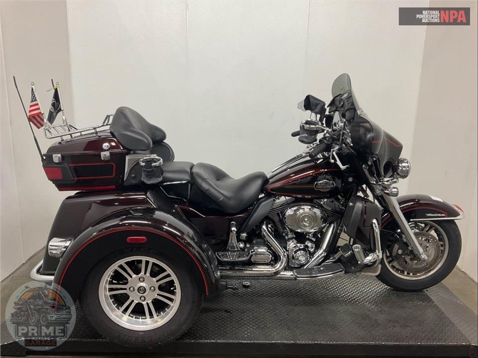 2011 Harley-Davidson FLHTCUTG TRIGLIDE UL CLSC — фото 1