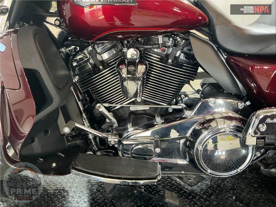 2017 Harley-Davidson FLHTCUTG TRIGLIDE ULTRA CLASSIC — фото 7