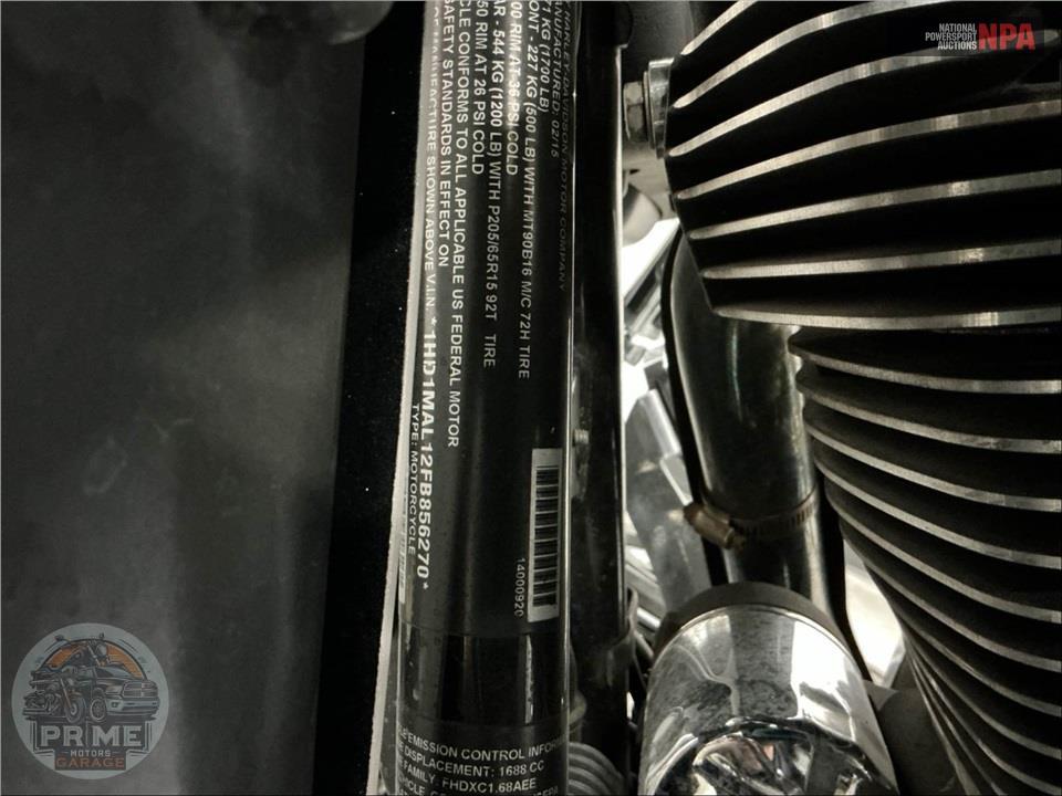 2015 Harley-Davidson FLHTCUTG TRIGLIDE ULTRA CLASSIC — фото 36