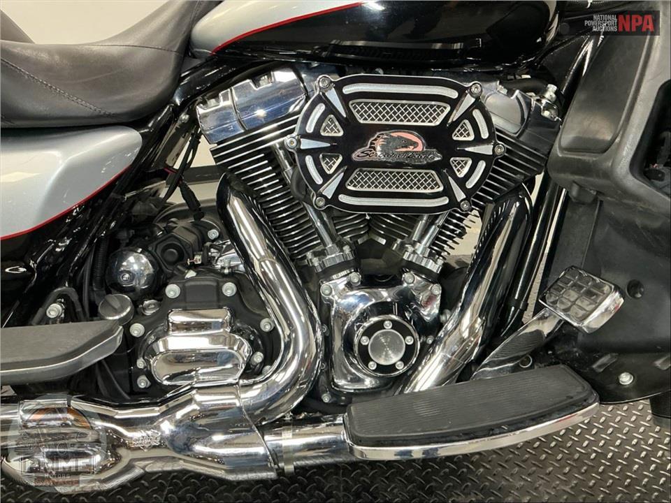 2015 Harley-Davidson FLHTK ELECTRA GLIDE ULTRA LIMITED — фото 6