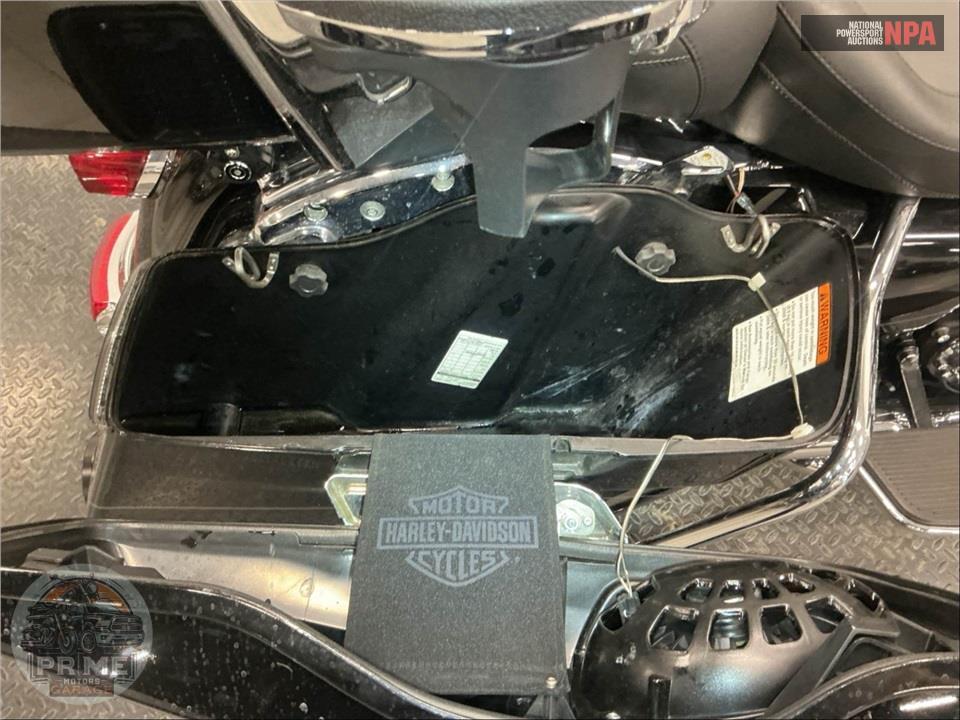 2016 Harley-Davidson FLHTK ELECTRA GLIDE ULTRA LIMITED — фото 27